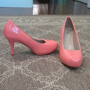 Size 7, coral heels - All items in closet $7!